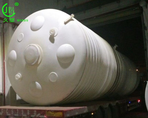 久佳防腐每一臺(tái)PE儲(chǔ)罐，都是用心專(zhuān)業(yè)之作！